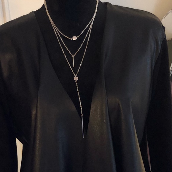 Silver geometric 3 layered necklace. - Picture 3 of 3